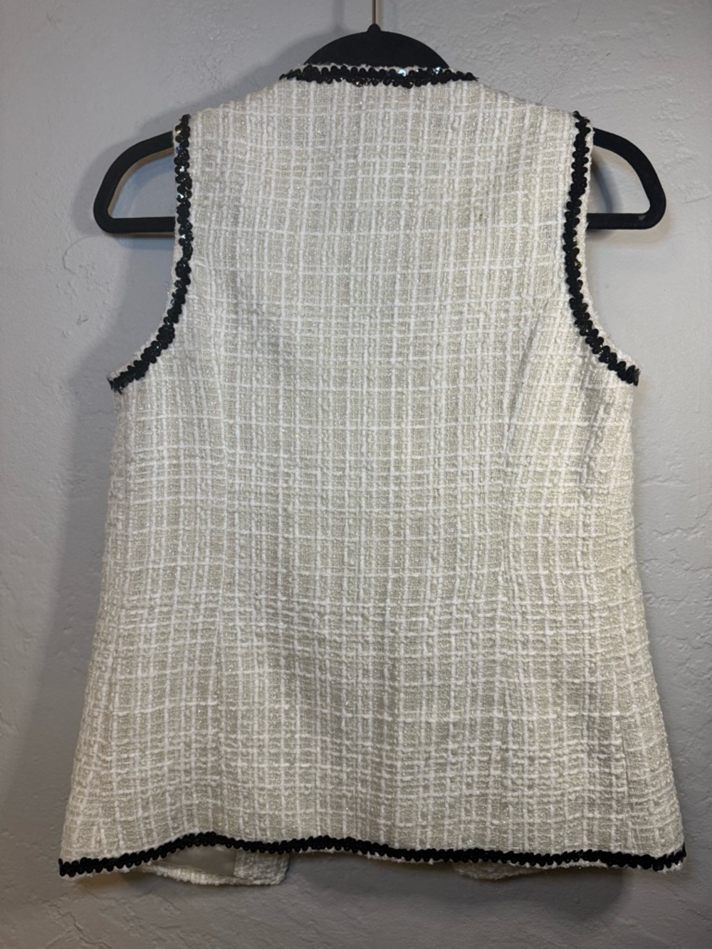 Rachel Zoe white tweed vest featuring black sequin trim and patch pocket - Picture 5 of 7